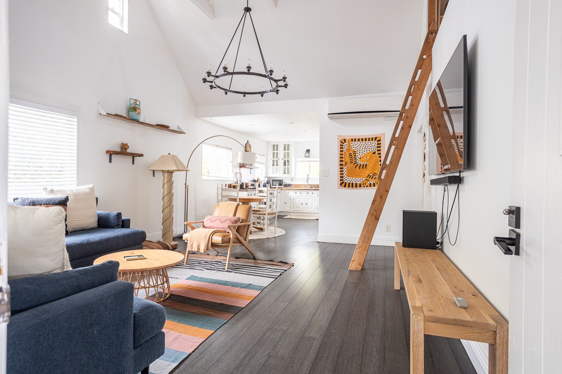 Elfyer - Los Angeles, CA House - For Sale