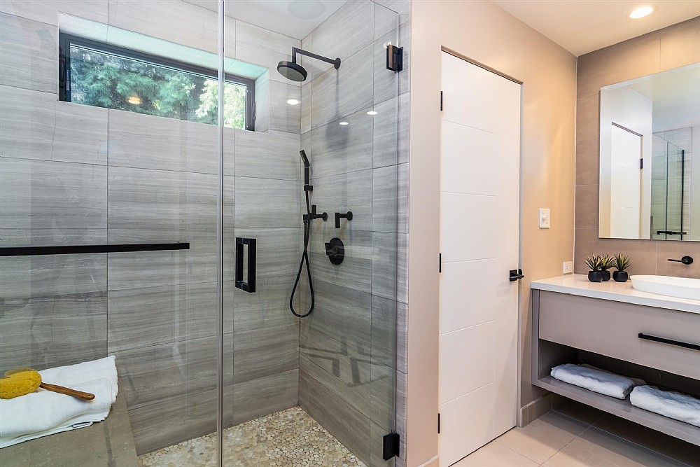 Elfyer - Burbank, CA House - For Sale