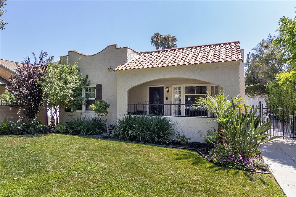 Elfyer - Burbank, CA House - For Sale