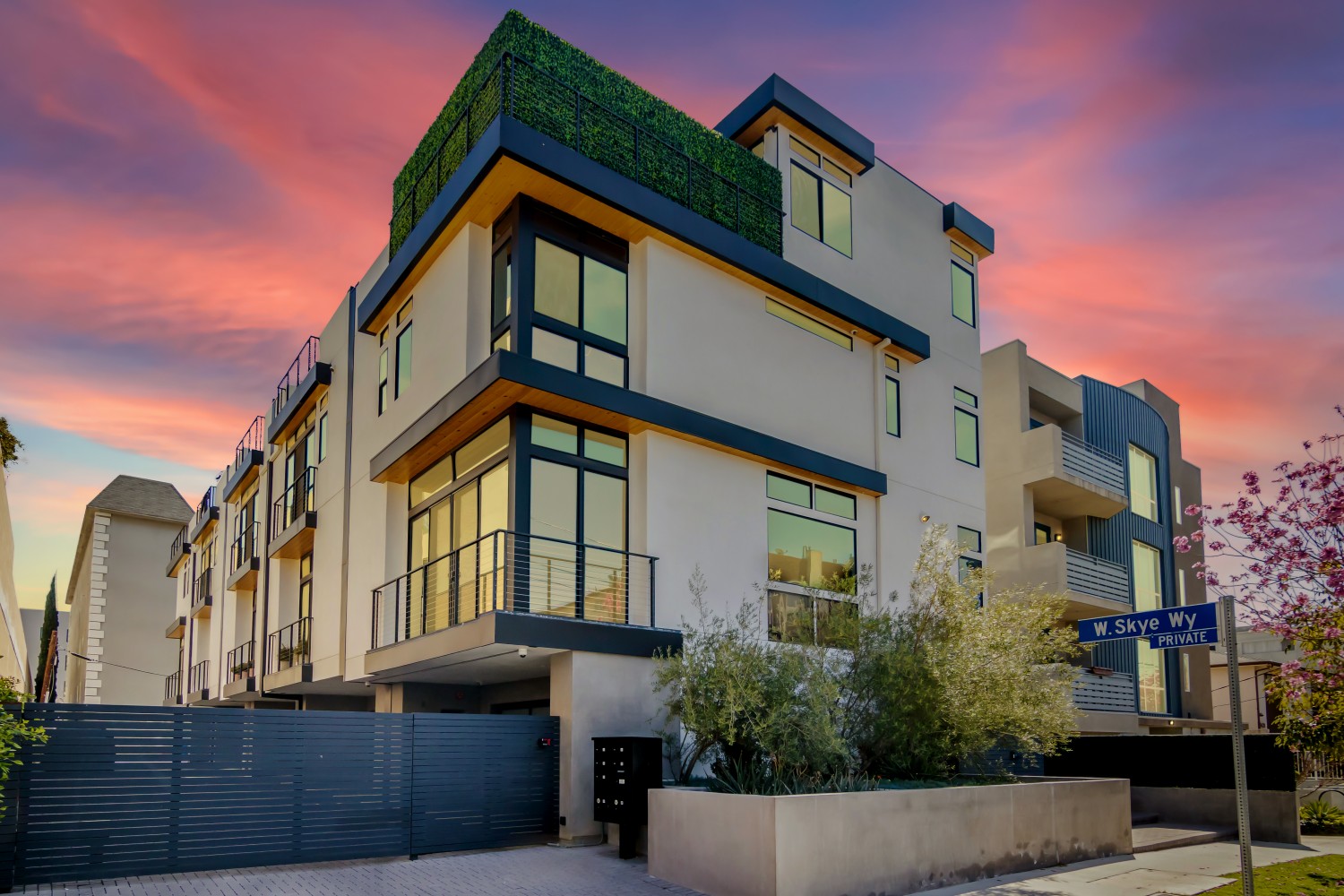 Elfyer - Hollywood, CA House - For Sale