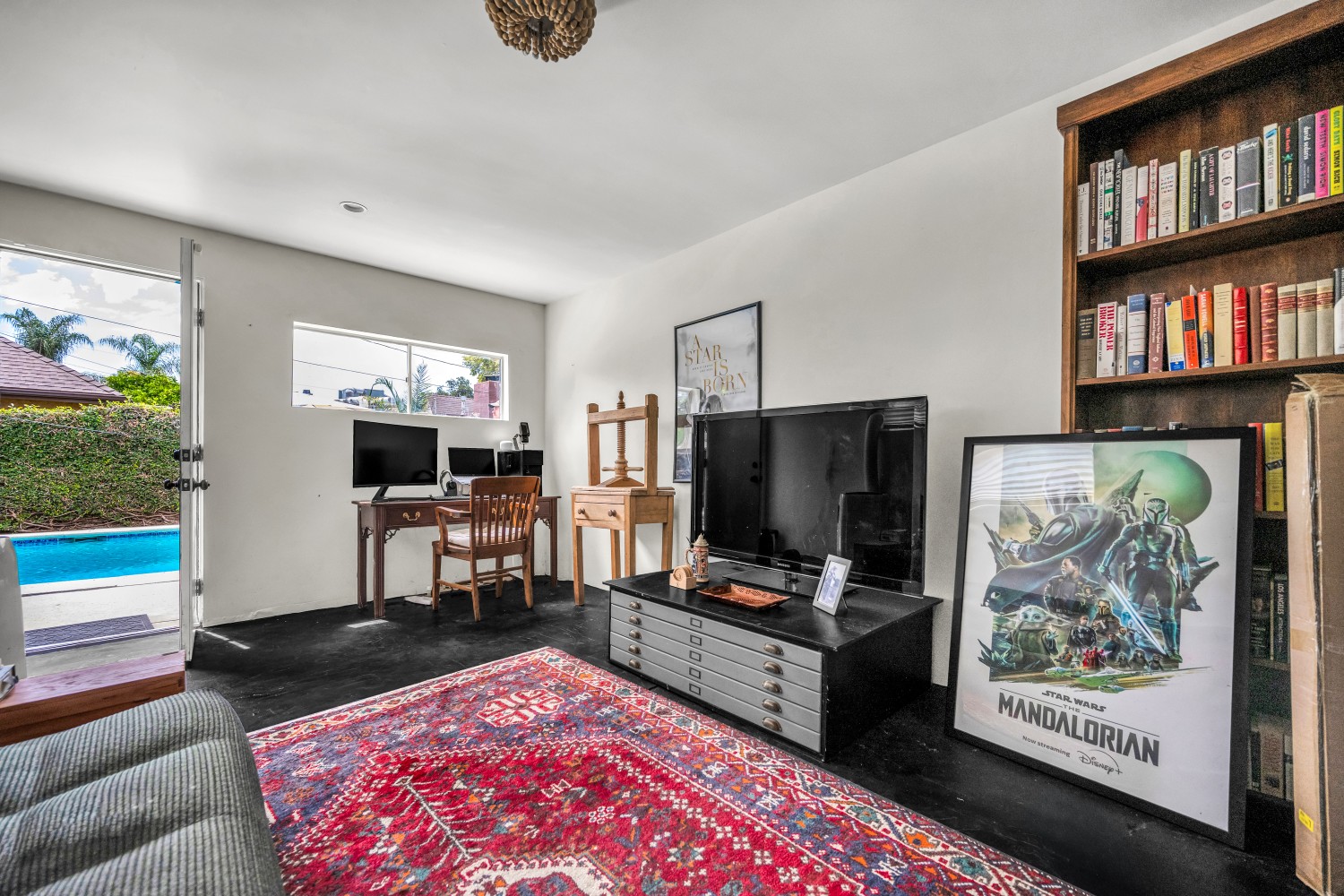 Elfyer - Burbank, CA House - For Sale