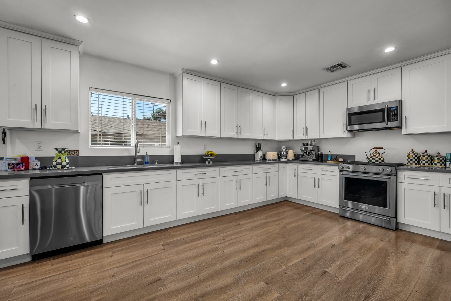 Elfyer - North Hollywood, CA House - For Sale