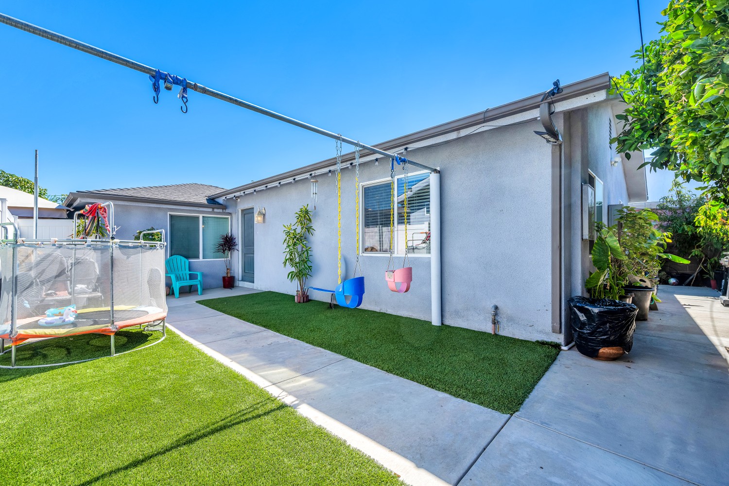 Elfyer - North Hollywood, CA House - For Sale