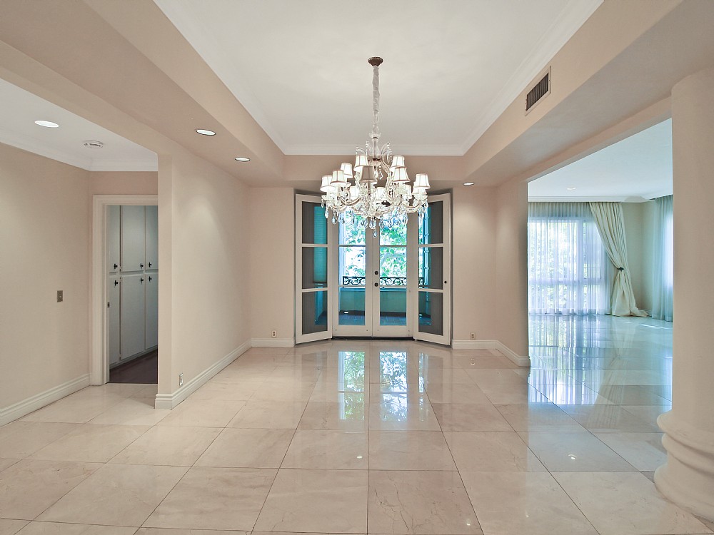 Elfyer - Los Angeles, CA House - For Sale