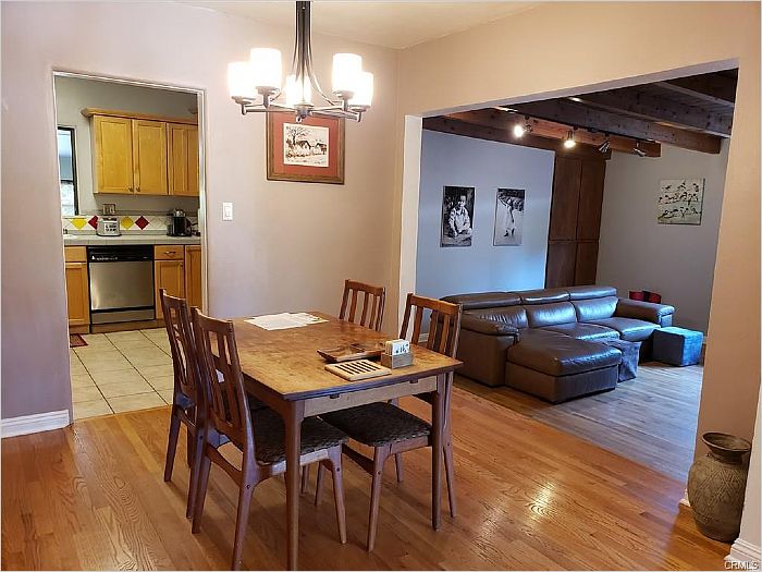 Elfyer - Burbank, CA House - For Sale