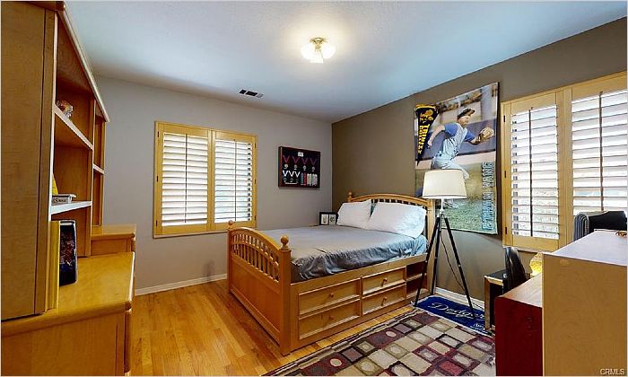 Elfyer - Burbank, CA House - For Sale