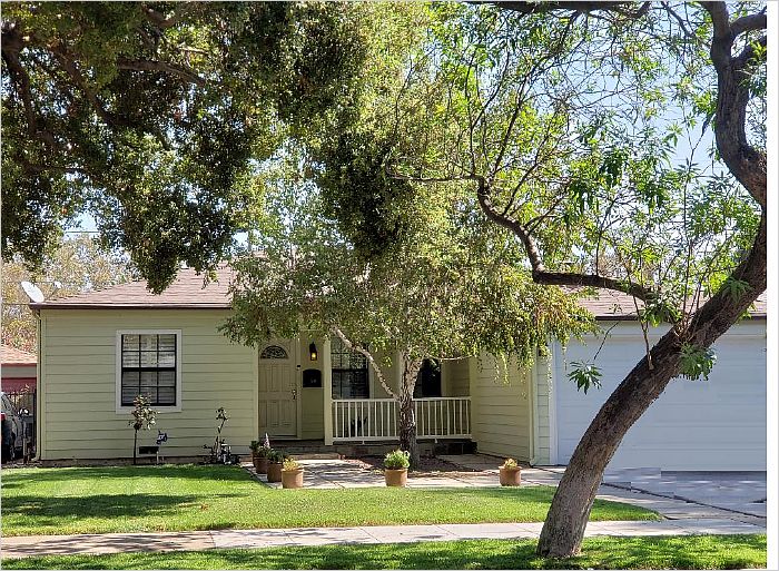 Elfyer - Burbank, CA House - For Sale
