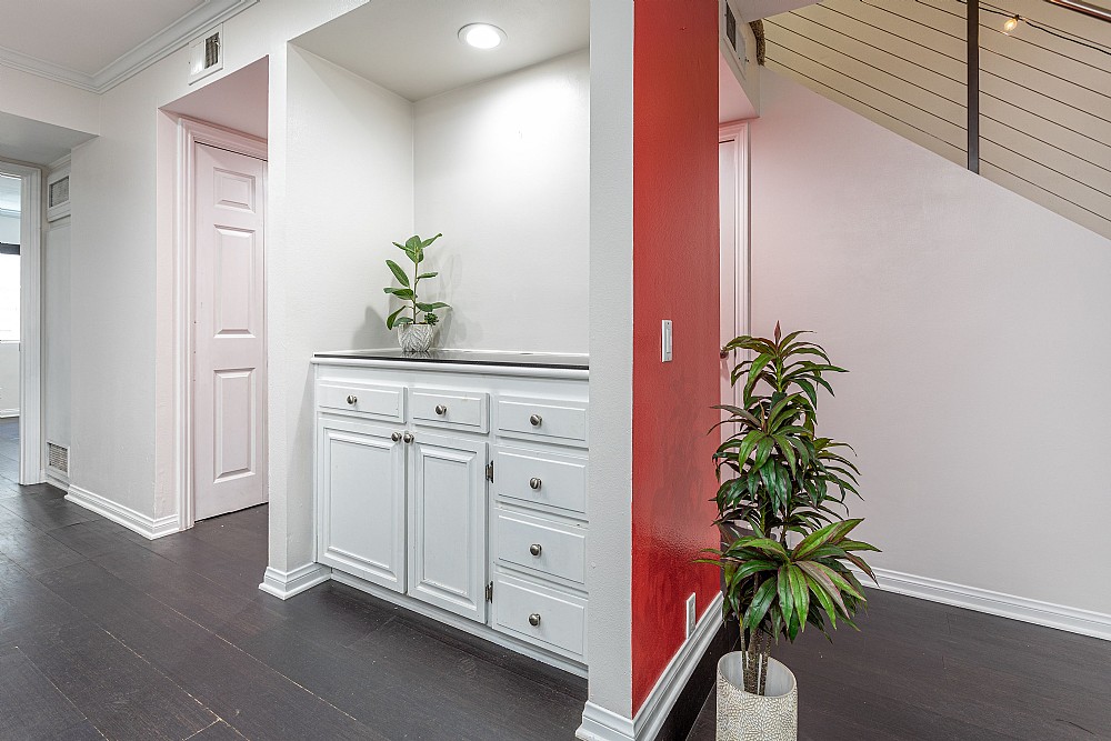 Elfyer - Studio City, CA House - For Sale