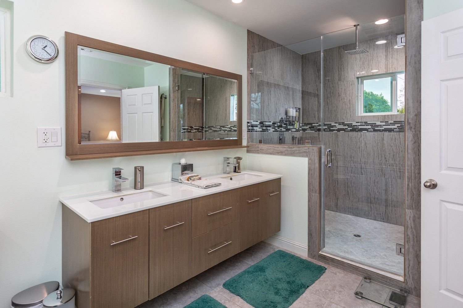 Elfyer - Burbank, CA House - For Sale