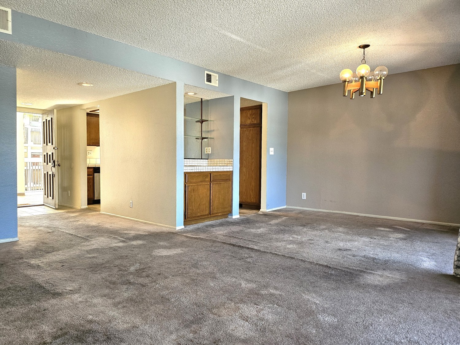 Elfyer - Burbank, CA House - For Sale