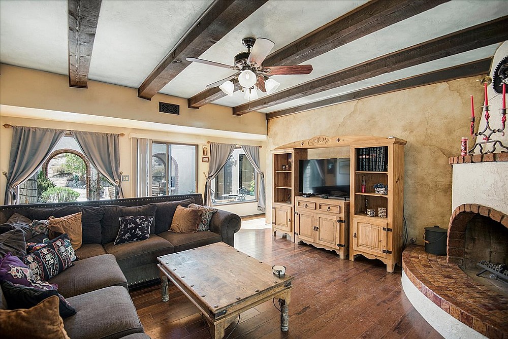 Elfyer - Vasquez Canyon area, CA House - For Sale