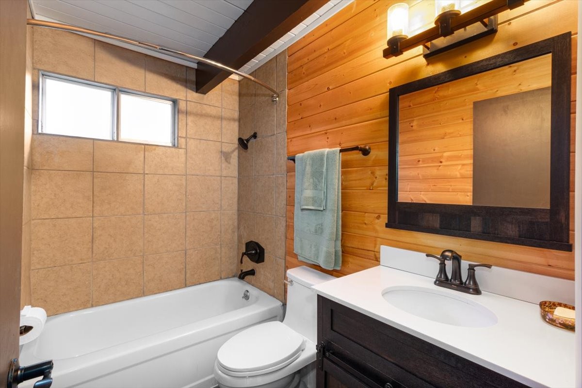 Elfyer - Arrowbear, CA House - For Sale