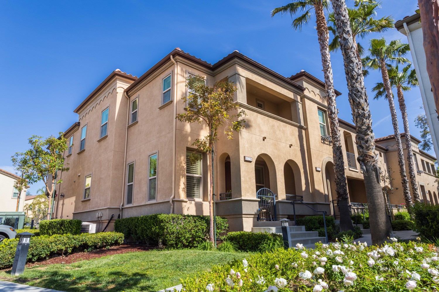 Elfyer - Porter Ranch,  House - For Sale