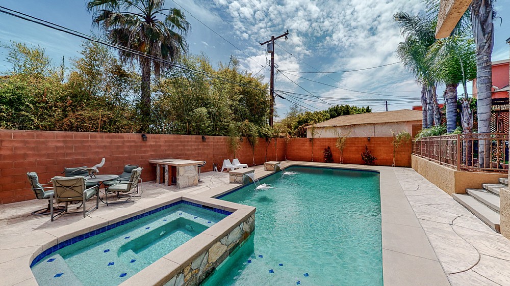 Elfyer - Los Angeles, CA House - For Sale