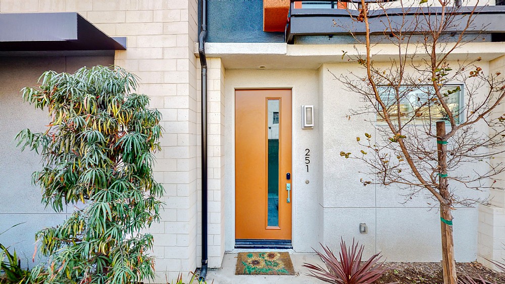 Elfyer - Long Beach,  House - For Sale