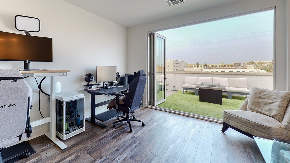 Elfyer - Long Beach,  House - For Sale