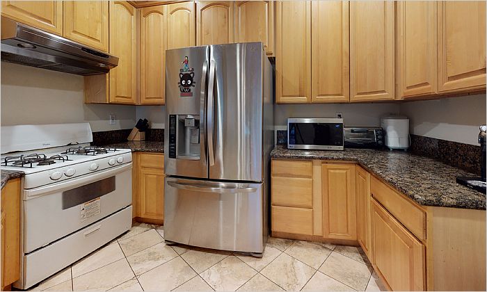 Elfyer - Burbank, CA House - For Sale