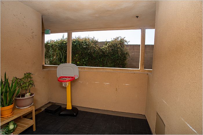 Elfyer - Burbank, CA House - For Sale