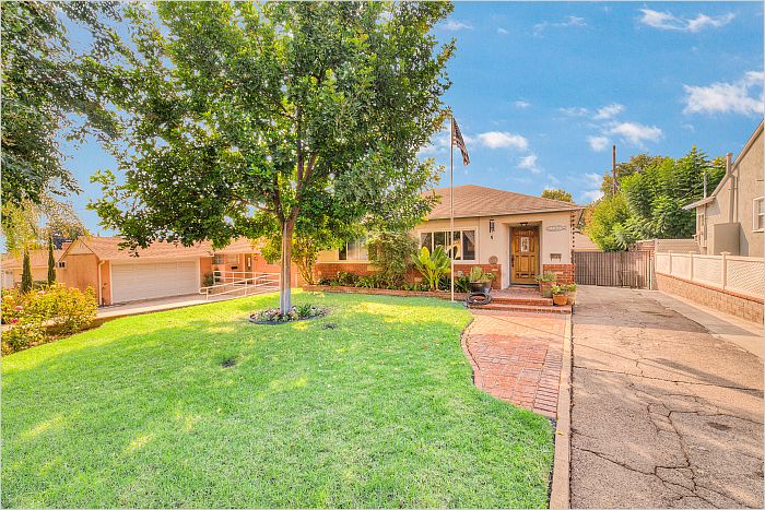 Elfyer - Burbank, CA House - For Sale