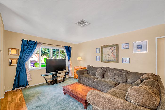 Elfyer - Burbank, CA House - For Sale