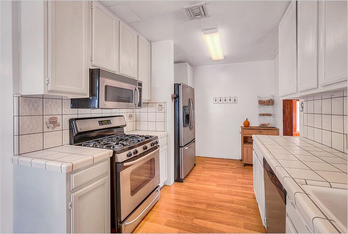 Elfyer - Burbank, CA House - For Sale