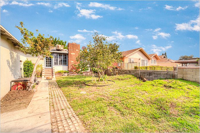 Elfyer - Burbank, CA House - For Sale