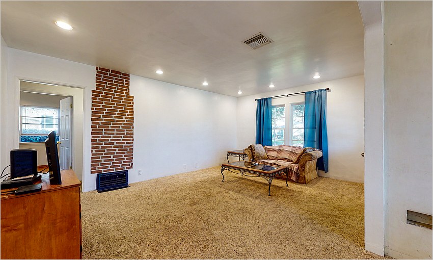 Elfyer - Burbank, CA House - For Sale