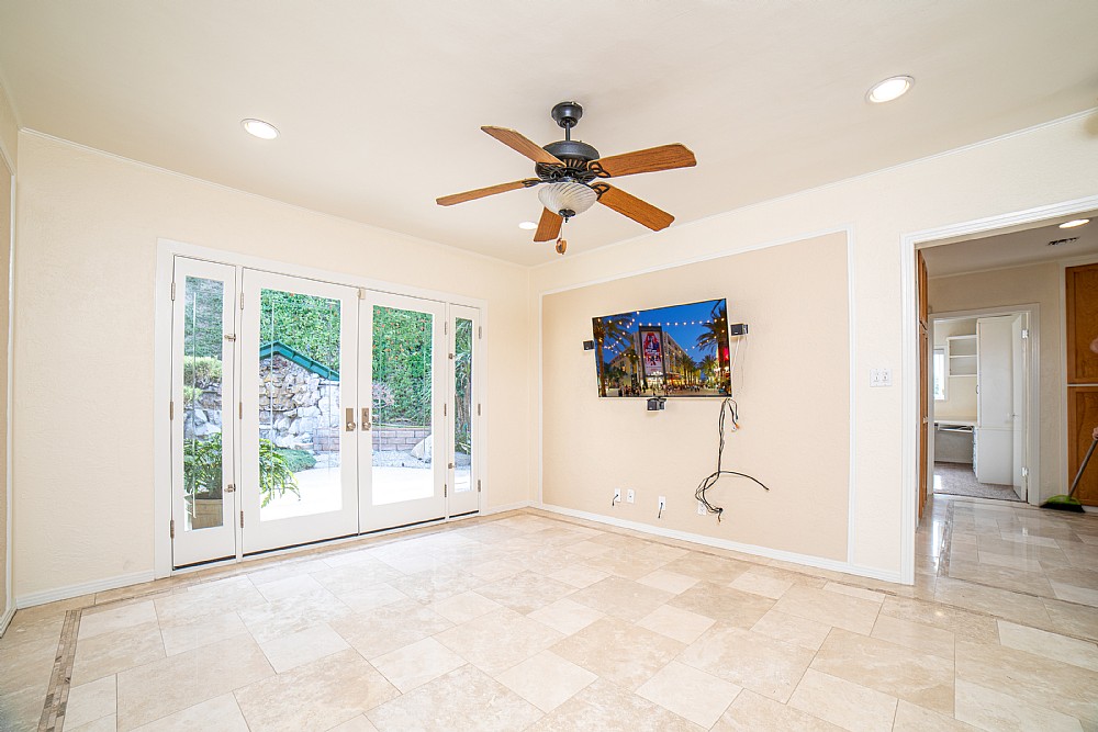 Elfyer - Burbank, CA House - For Sale