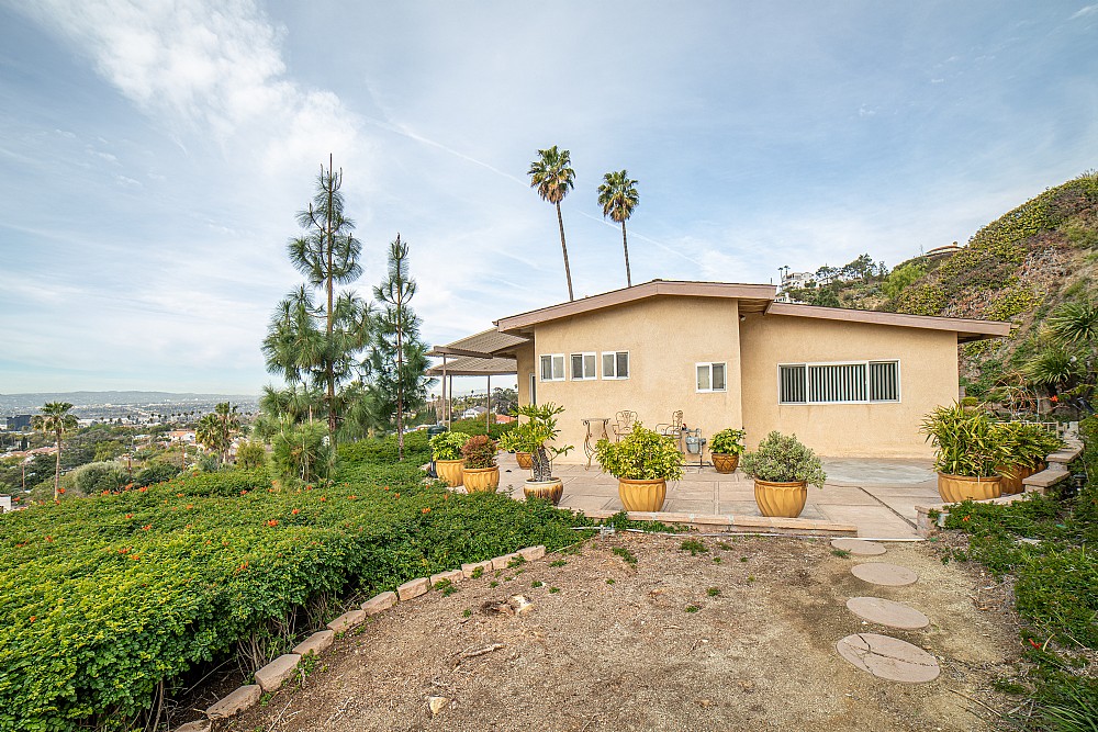 Elfyer - Burbank, CA House - For Sale