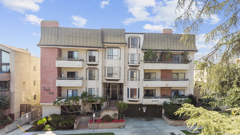 Elfyer - Burbank, CA House - For Sale