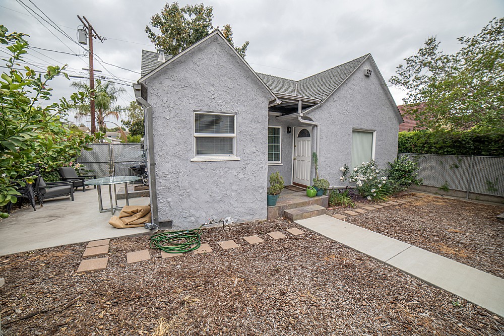 Elfyer - Burbank, CA House - For Sale