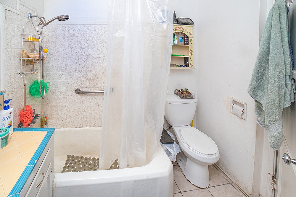 Elfyer - Burbank, CA House - For Sale