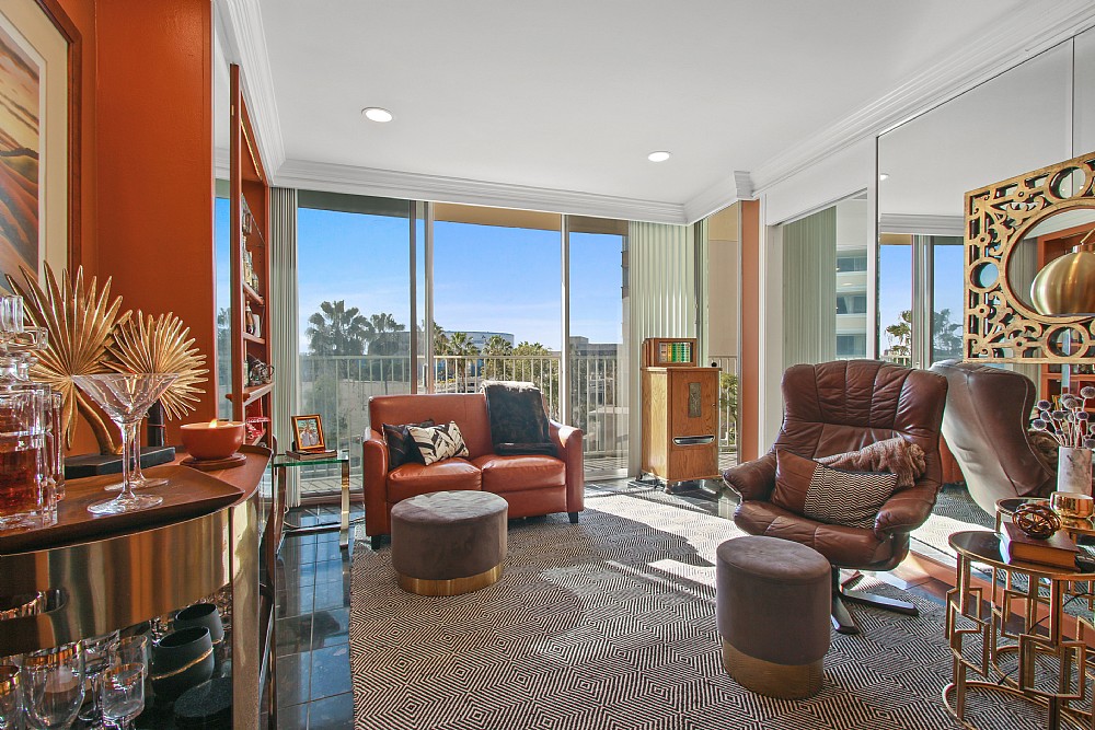 Elfyer - Long Beach, CA House - For Sale