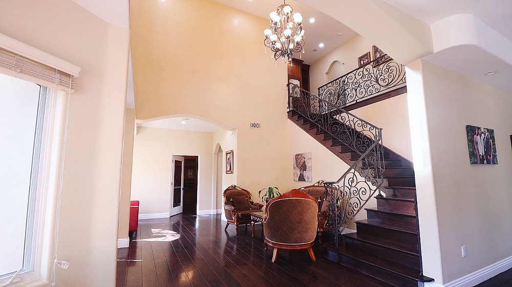 Elfyer - Tarzana, CA House - For Sale