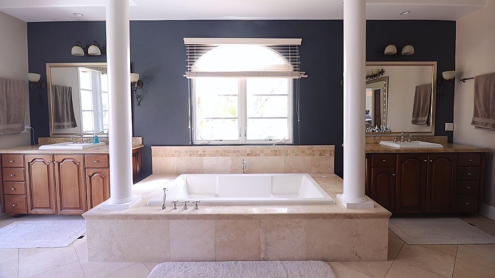 Elfyer - Tarzana, CA House - For Sale