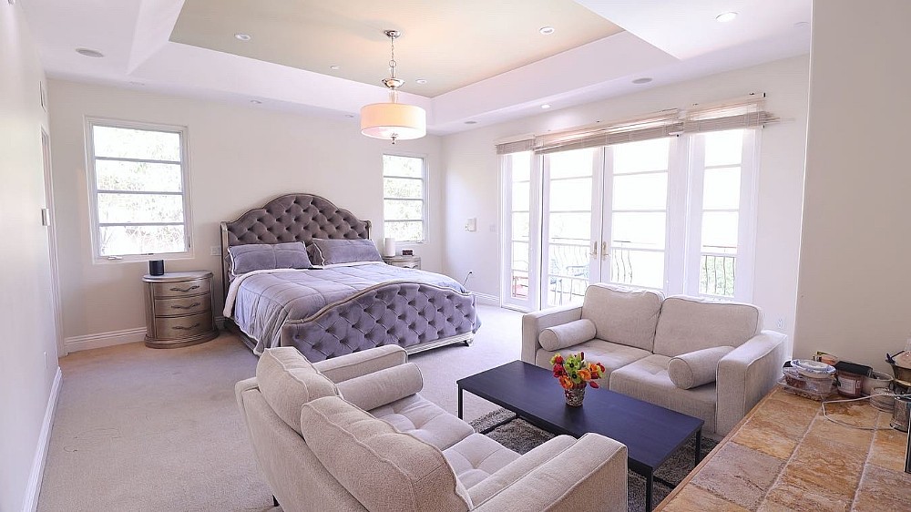 Elfyer - Tarzana, CA House - For Sale