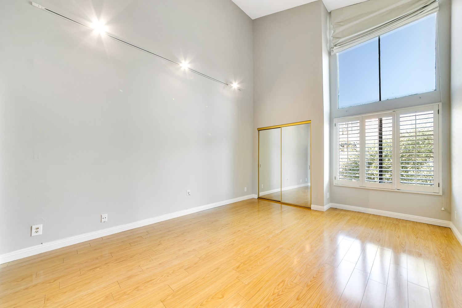 Elfyer - Encino, CA House - For Sale