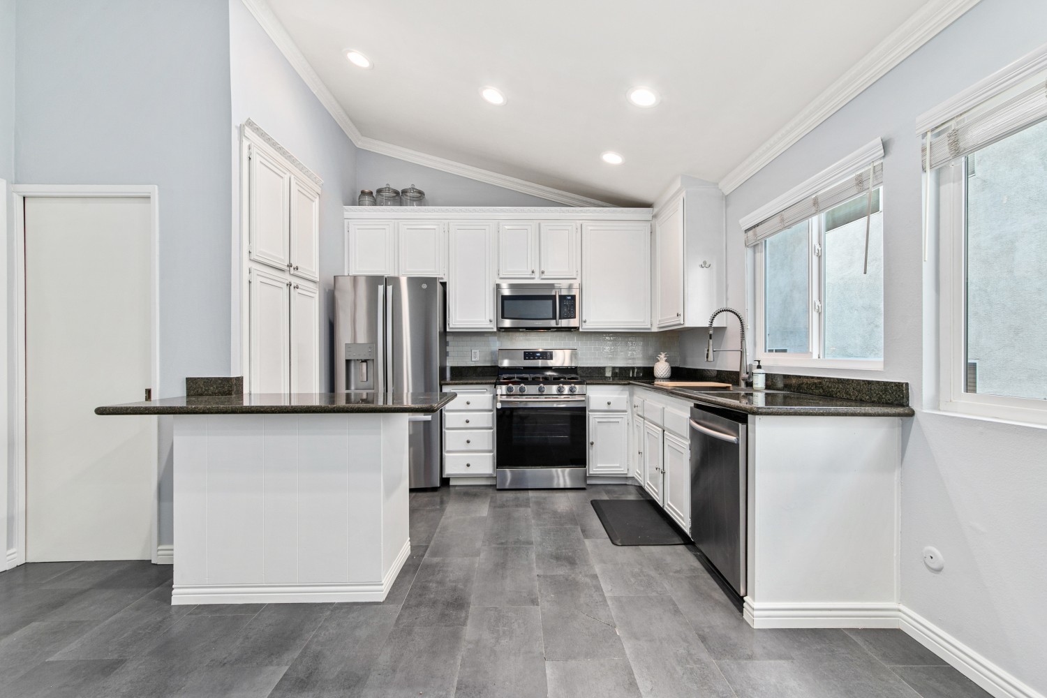 Elfyer - Tarzana, CA House - For Sale