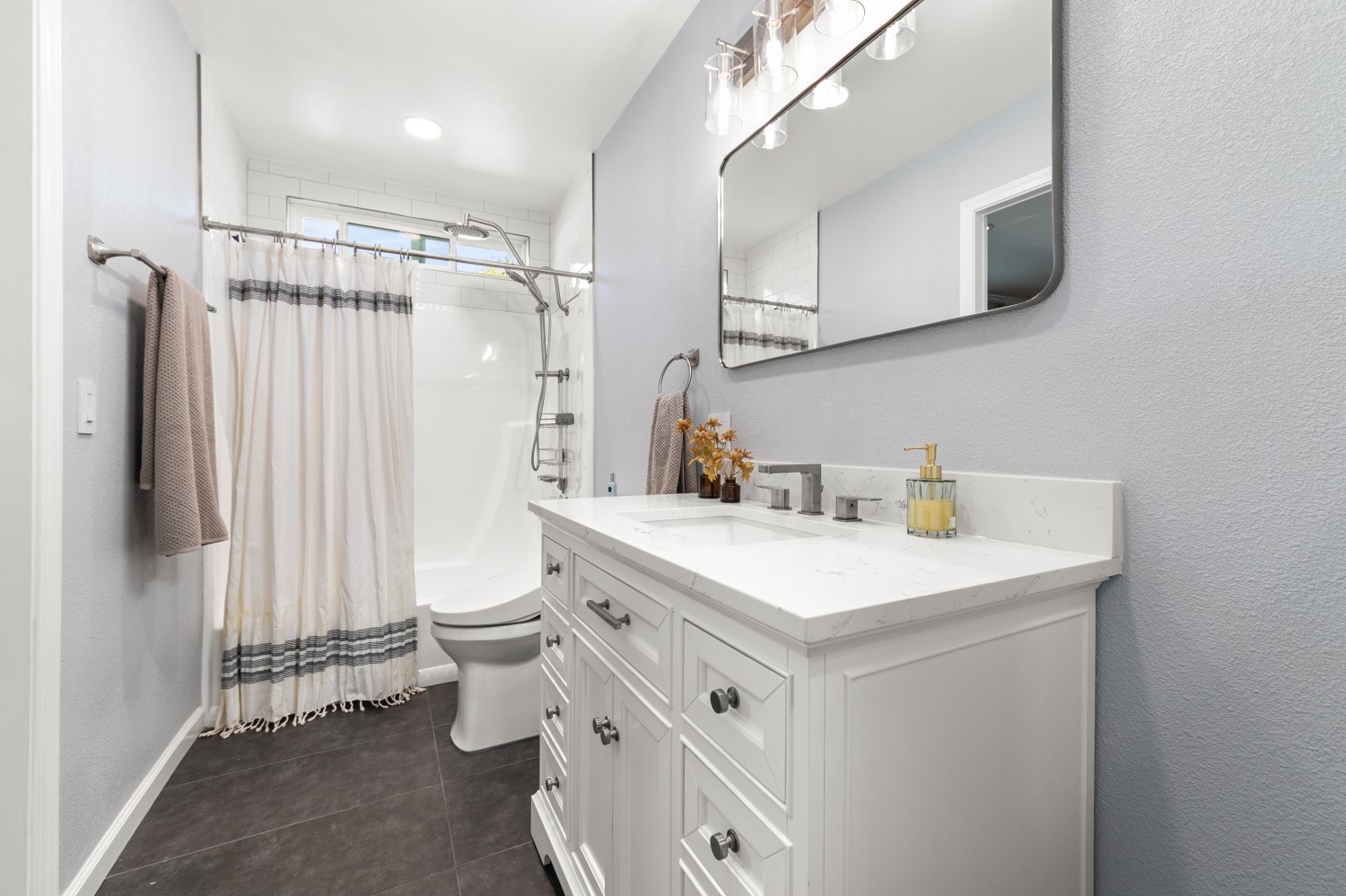 Elfyer - Tarzana, CA House - For Sale