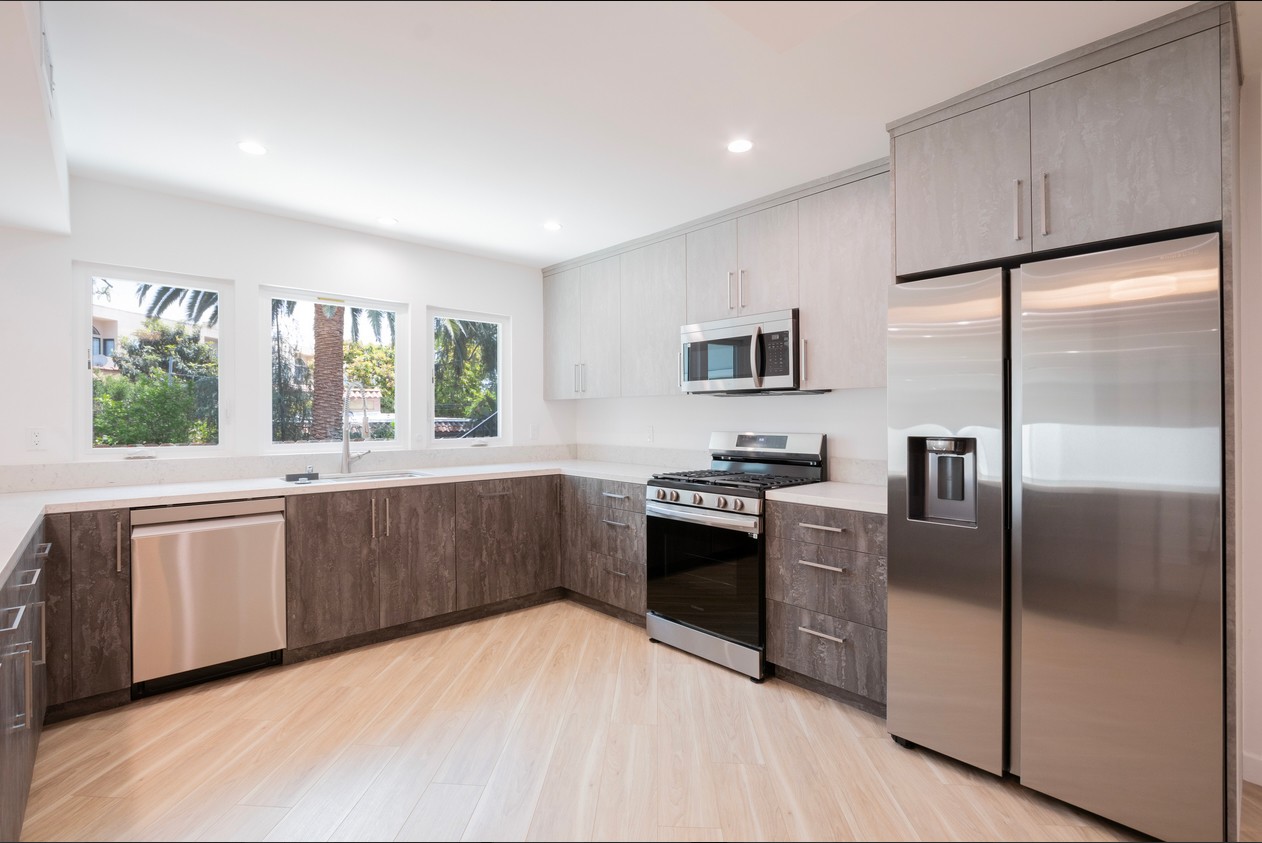 Elfyer - Los Angeles, CA House - For Sale