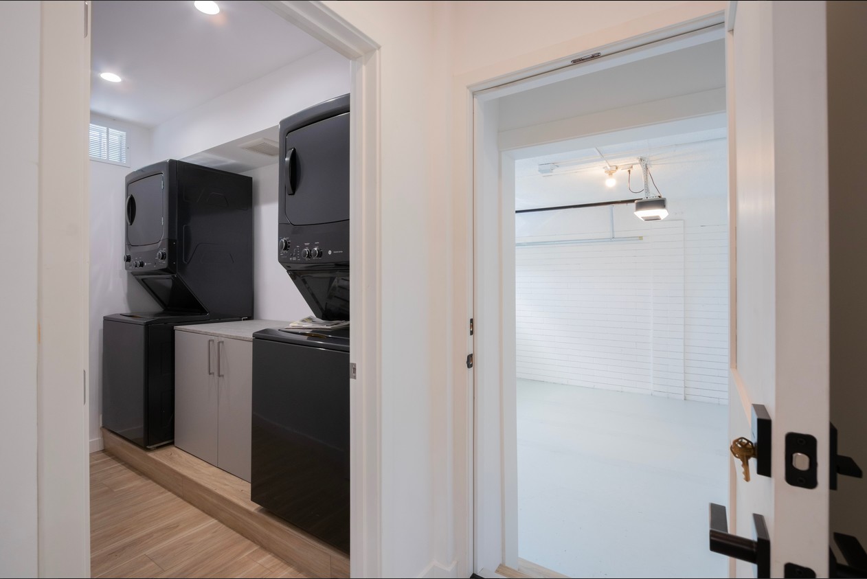 Elfyer - Los Angeles, CA House - For Sale