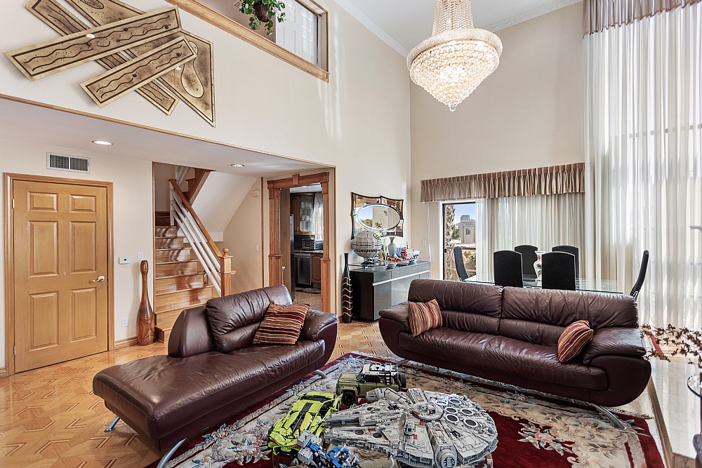 Elfyer - Los Angeles, CA House - For Sale