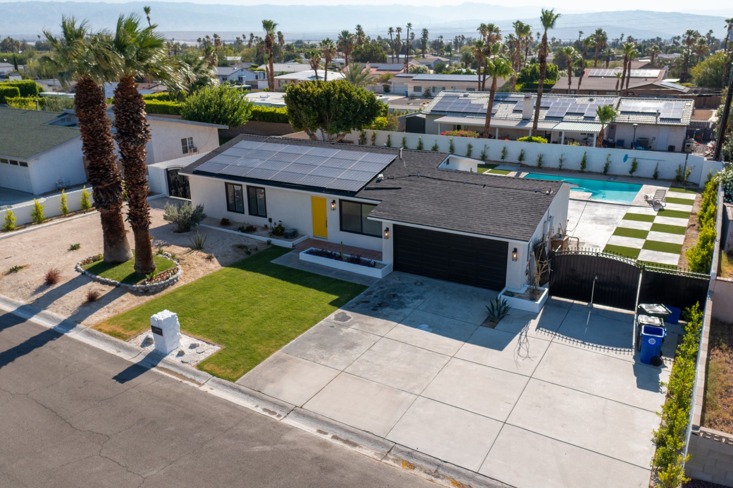 Elfyer - Palm Springs, CA House - For Sale