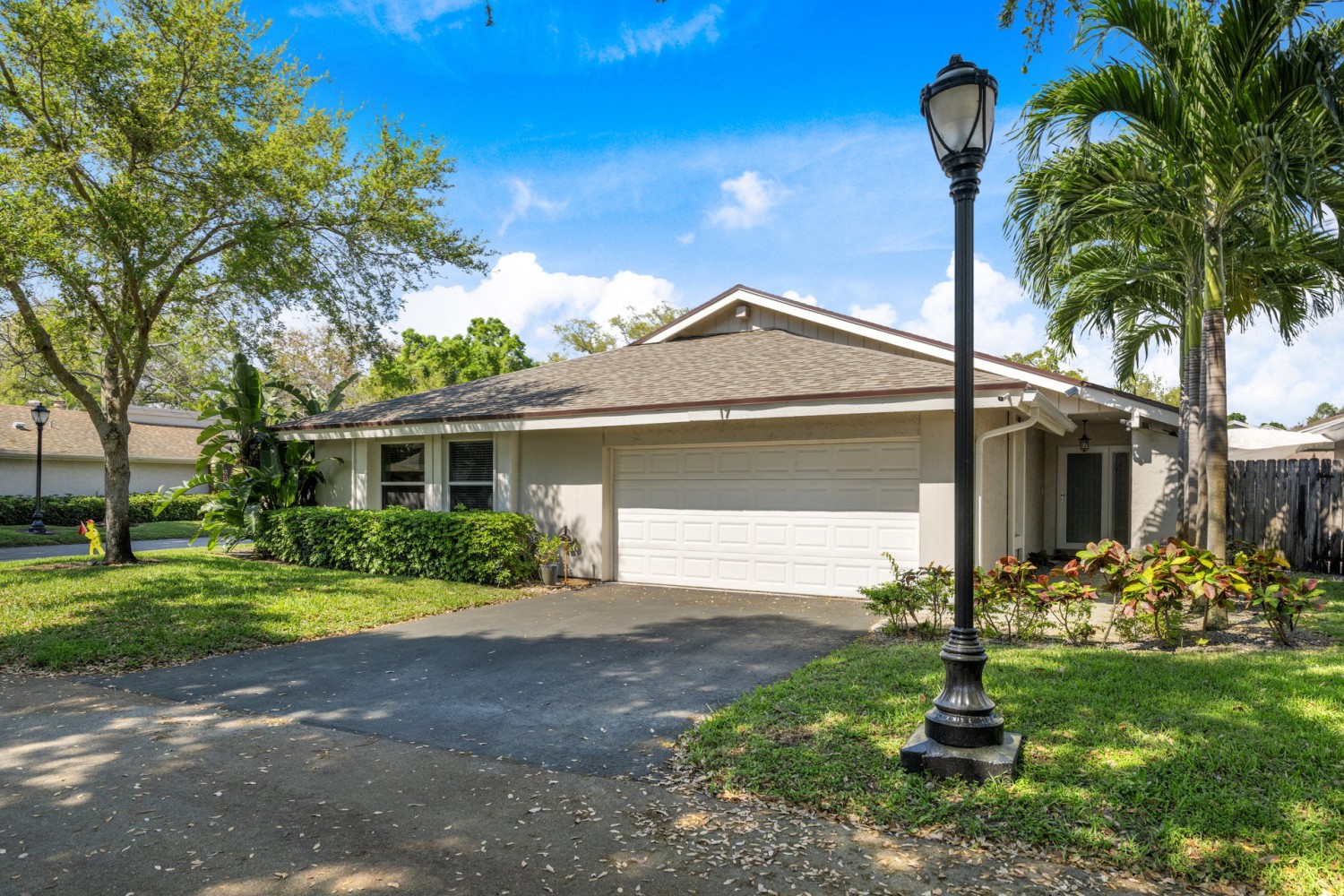 Elfyer - Hollywood, FL House - For Sale