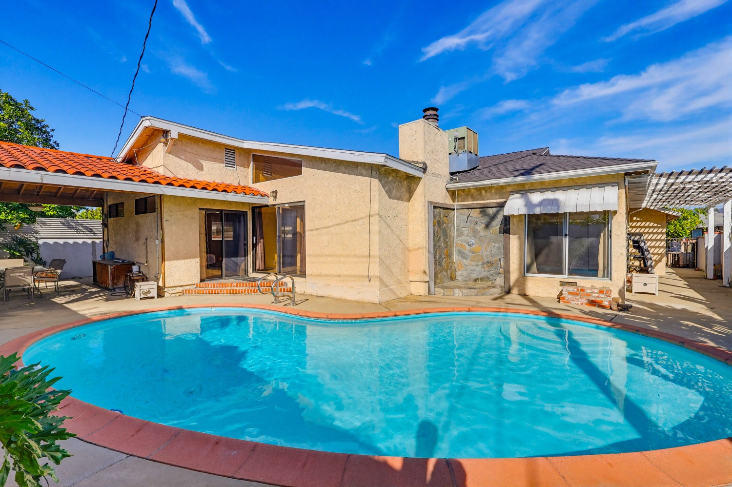 Elfyer - Arleta, CA House - For Sale