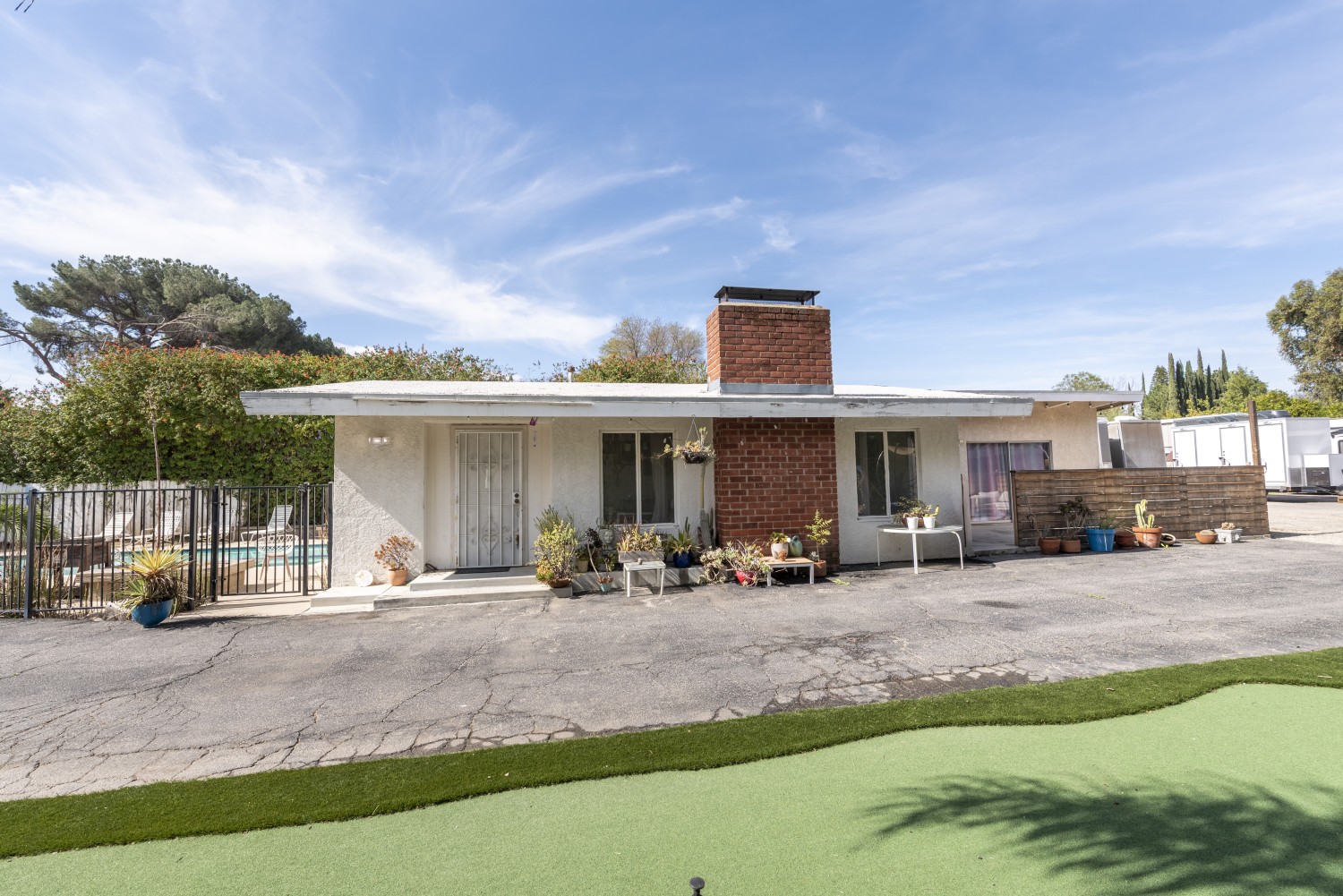 Elfyer - Reseda, CA House - For Sale