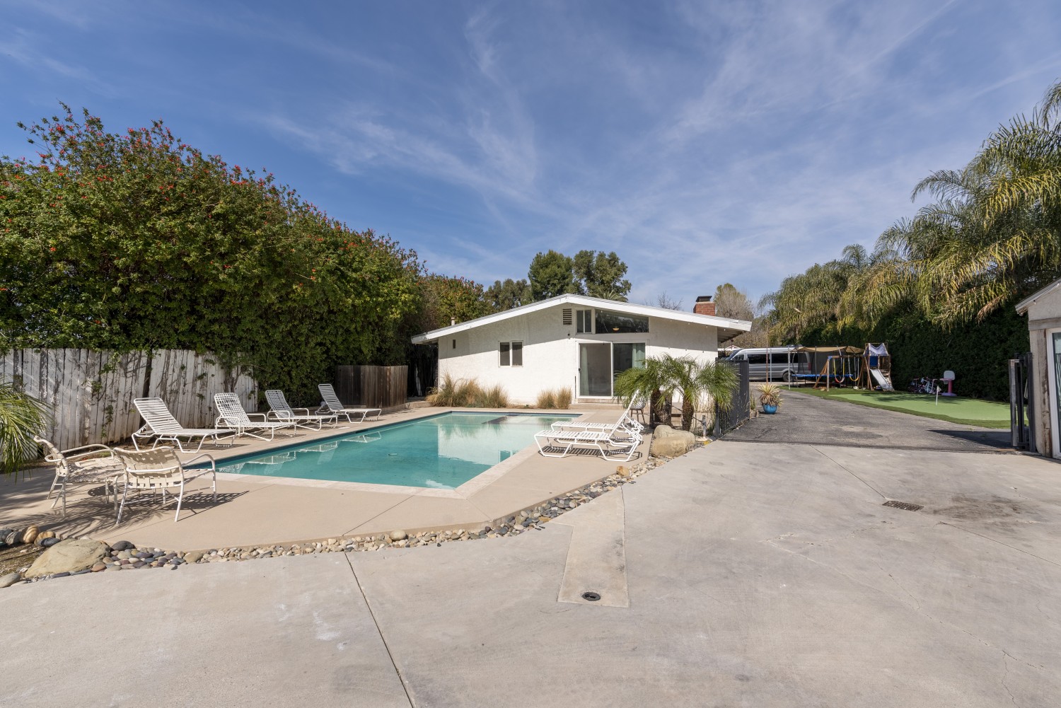 Elfyer - Reseda, CA House - For Sale