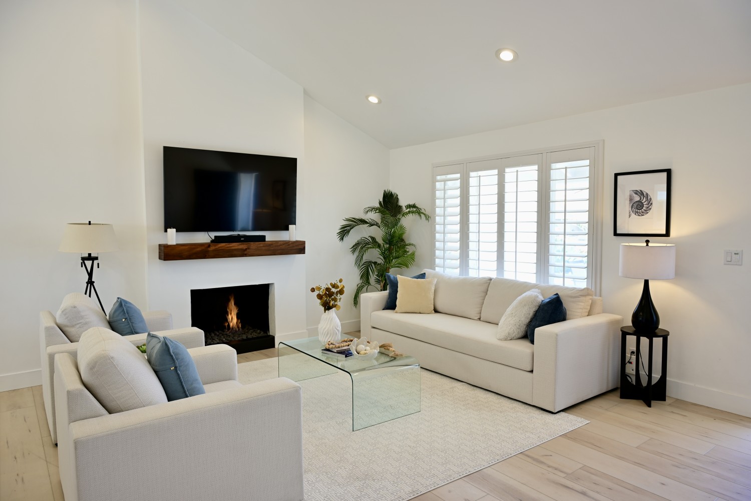 Elfyer - Huntington Beach, CA House - For Sale