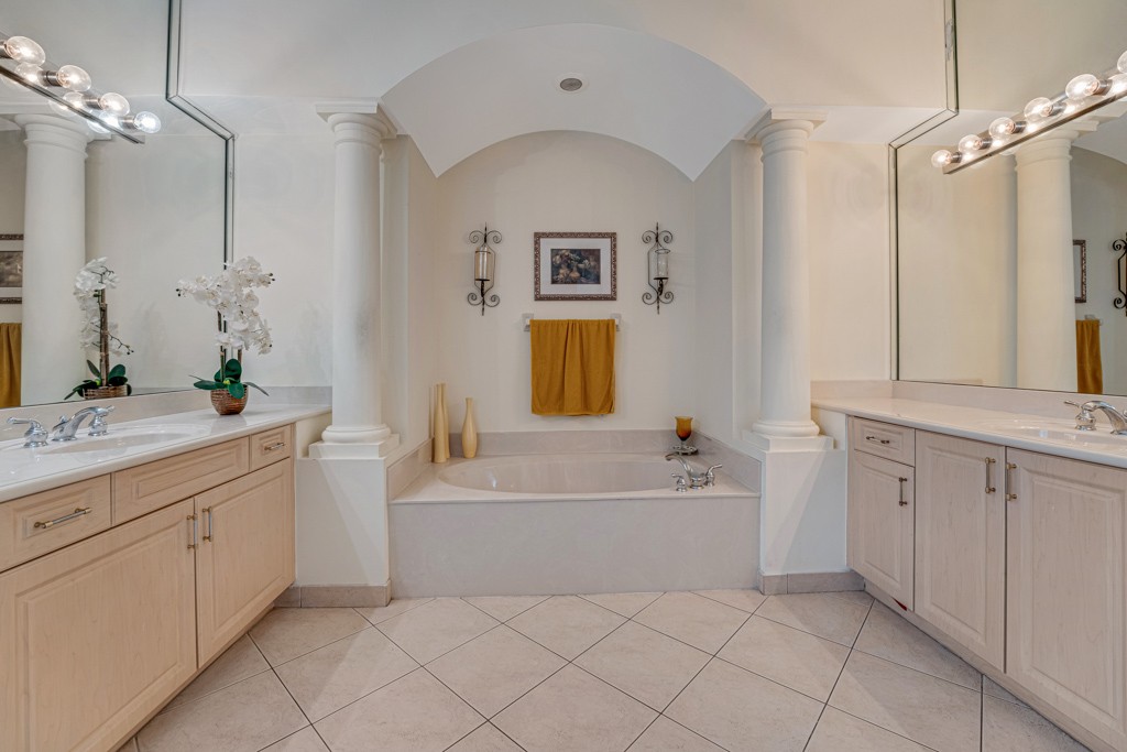 Elfyer - Lake Worth, FL House - For Sale