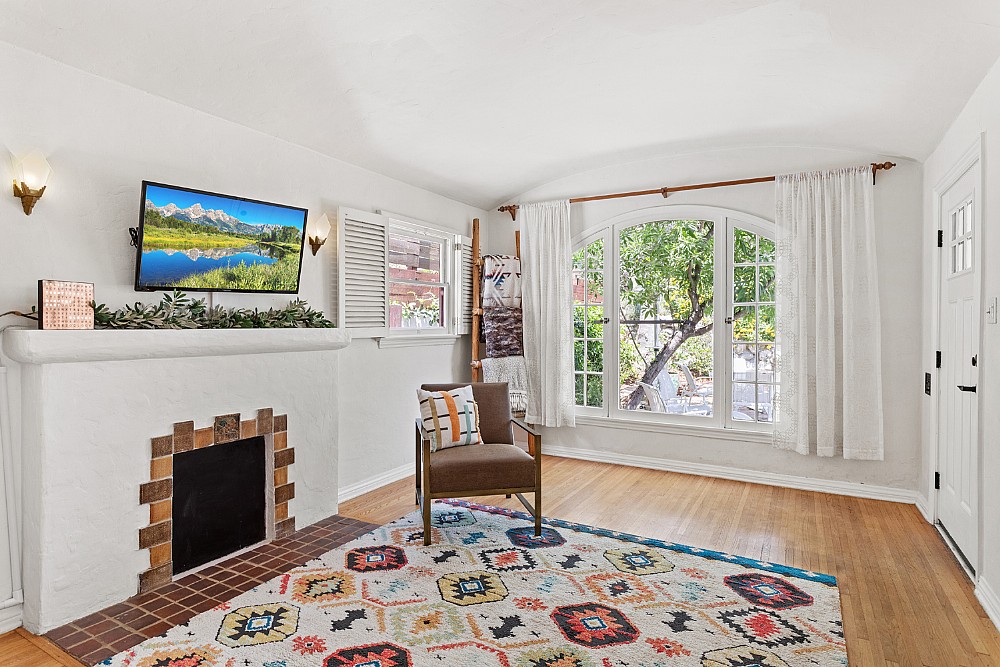 Elfyer - Los Angeles, CA House - For Sale